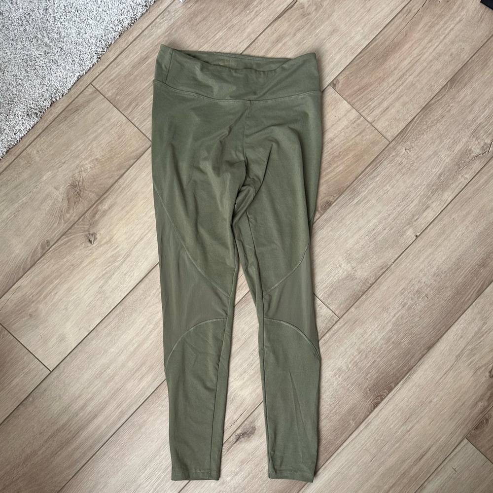 Olive green active leggings